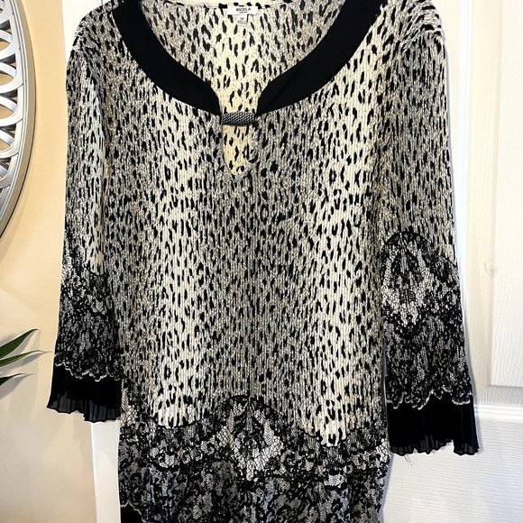 Nicola, black and white tunic top - Picture 1 of 5